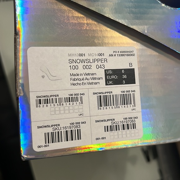 Aldo x Disney Collab, Snow Slippers 🍎 - Picture 3 of 5